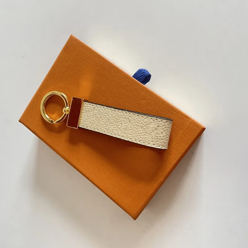 Hög QualTiy Luxury Keychain Brand Designers Key Chain Gift Män Kvinnor Bagknappar med låda och förpackning210o