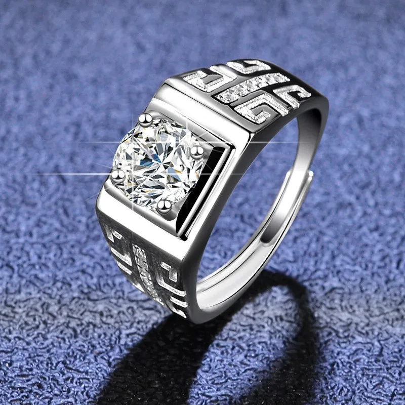 男性銀925ヴィンテージのための優れたカットダイヤモンドテスト通過色の高い透明度Moissaniteの大きなリング