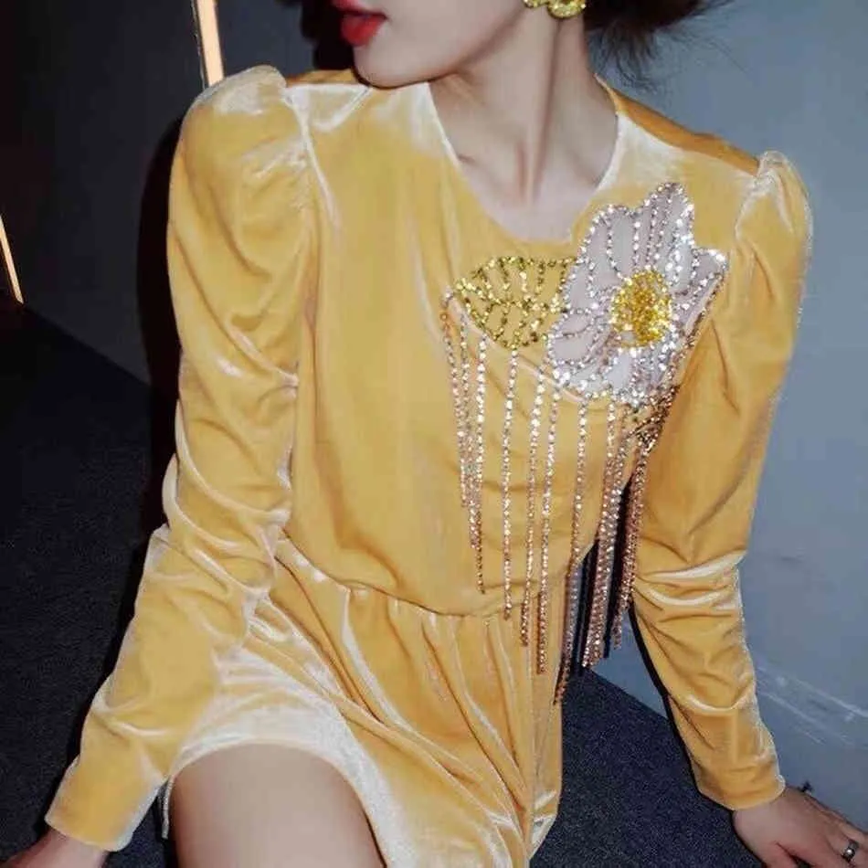 Free Chic Femmes Velvet Robe O-Cou Puff Sleeve Diamond Tassel Design Irrégulier A Line Club Party 210524