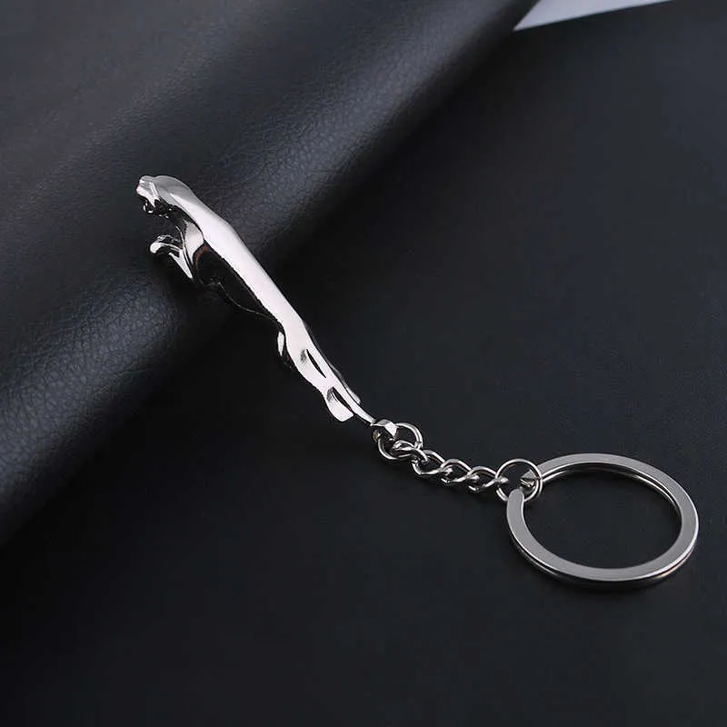 Klassisk silverfärg i rostfritt stål Leopard Keychain Jaguar Car Keyrings Fine Bag Key Chains Två typer Kreativa smycken Q004 H1051689488