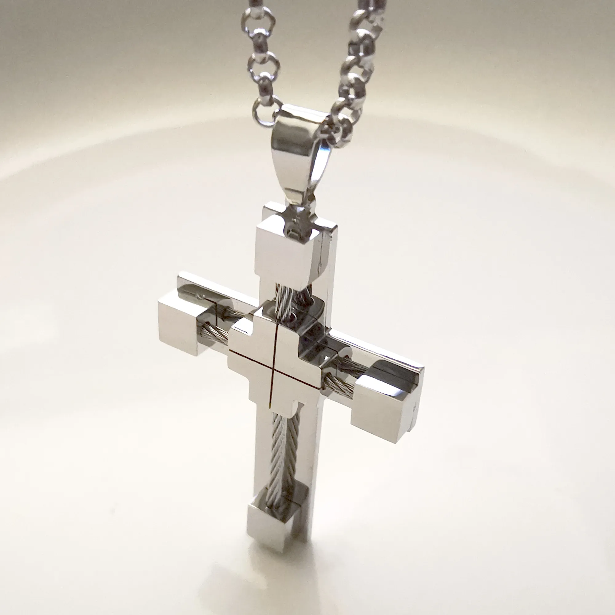 Colar de cruz masculino 316L Aço inoxidável Jesus Cristo Pingente Branco Jóias de Corrente Rolo 4mm 24 polegadas249a