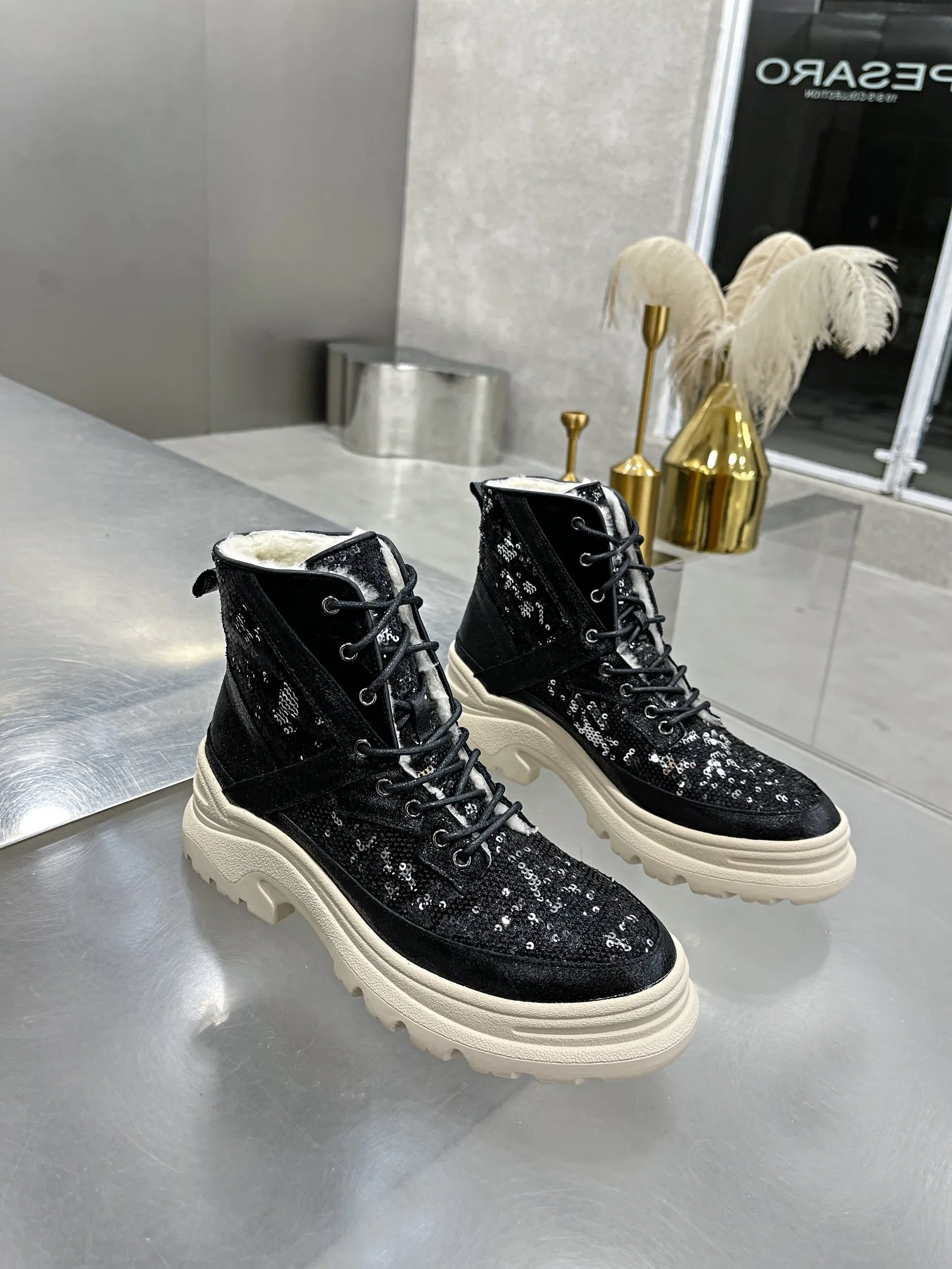 Winter Velvet and Thicken Shoes Versatile Flat Thermal Women's Short Boots Classic Glitter Ladies Gilrs Ankle Boot