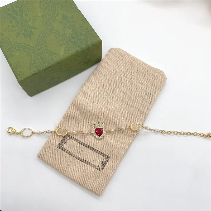 Chic Ruby Diamond Pearl Necklace Armband Designer Double Letter Pendant Neckor Love Heart Rhinestone Armband Smycken Sets222C