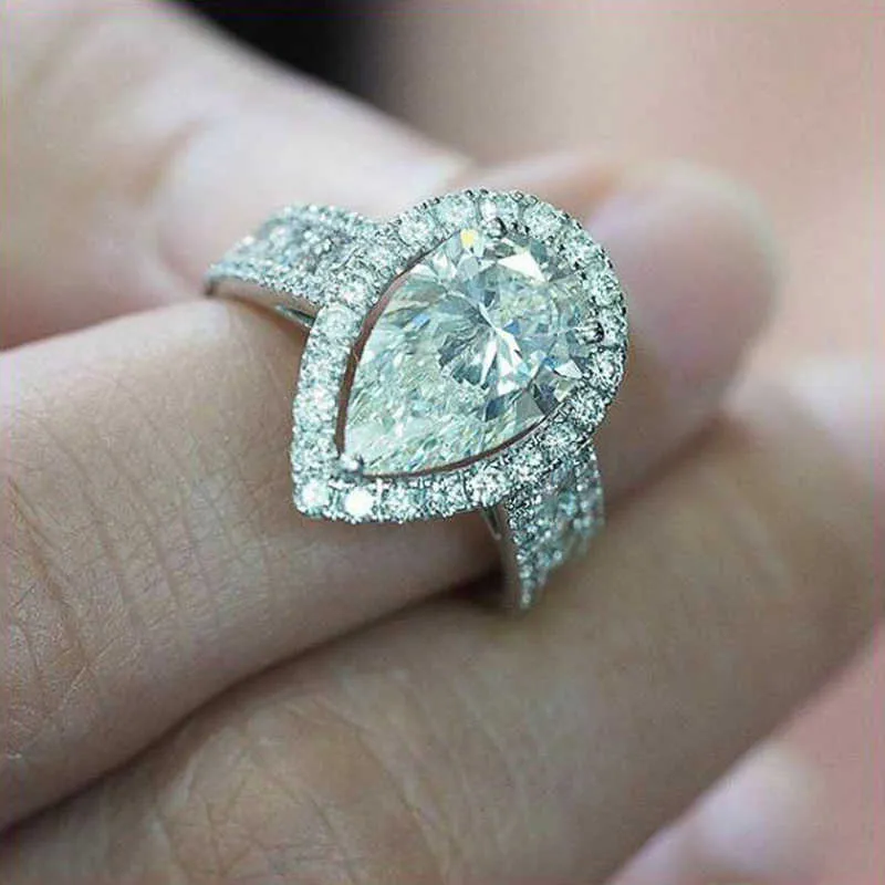 Huitan Novel Engagement Rings for Women Peervormige Crystal Cubic Zirconia AAA Dazzling Fashion Accessories Elegante vrouwelijke ringen x268B
