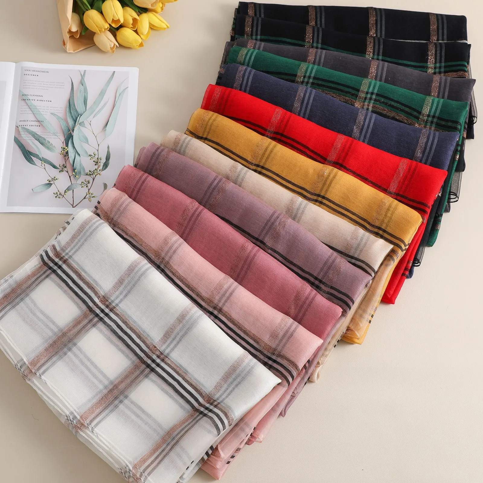 Nya halsdukar Silk Blended Women's Gold Silk Classic Plaid Scarf Mångsidig lång sjal Whole233y