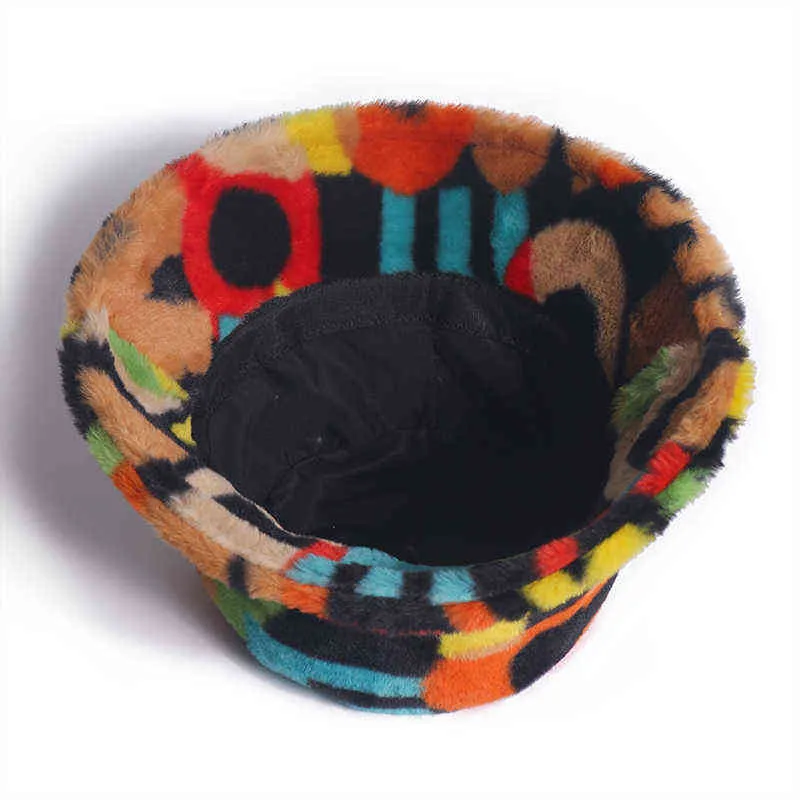 MADRE Exterior Multicolor Rainbow Faux Fur Carta Patrón Cubo Sombrero Invierno Suave Cálido Gorros Mujer 211119