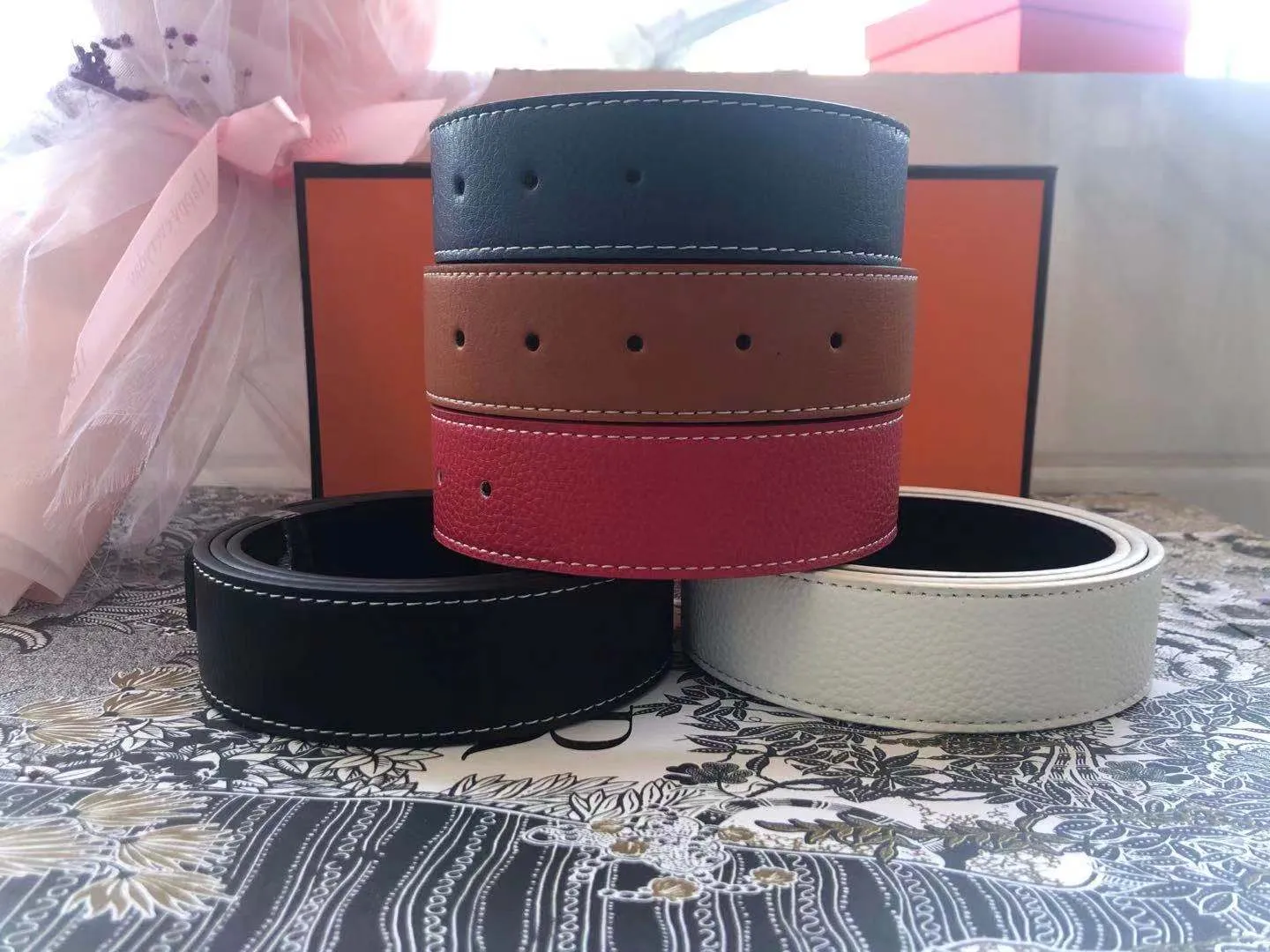 2021 Fashion Big Buckle Genuine Leather Belt with Box Designer women High Quality mens belts Whole227W