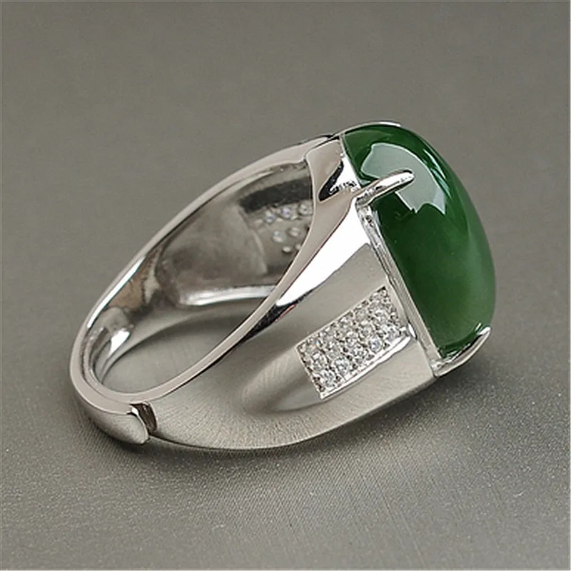 Anelli vintage con pietre preziose e smeraldi, giada verde, con diamanti, uomo e donna, oro bianco, argento, colore, accessorio gioielli bague, regali di tacchino1774454