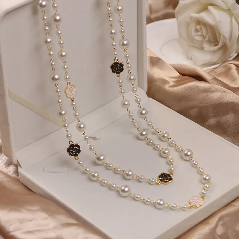 Luksusowy kamelia wielowarstwowy długi perłowy projekt marki Rose Flower naszyjnik z łańcuszkiem dla kobiety