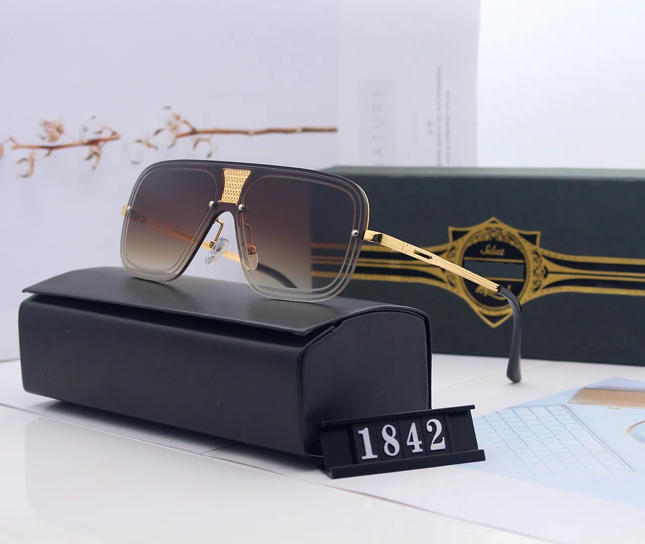 1842 GAFAS DE SOL MODA Menwomen Solglasögon Solglasögon UV400 ProtectionTop Calidad med Box Case332Z
