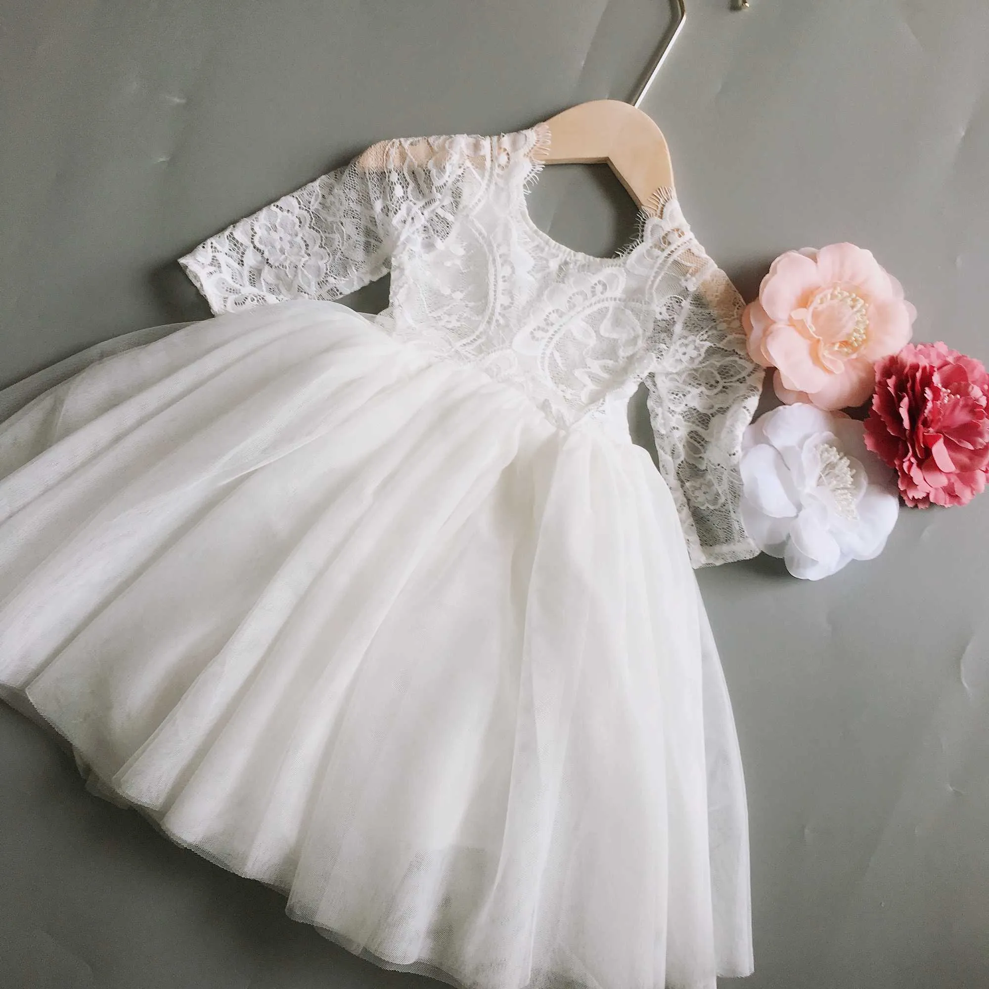Bloem meisjes kanten jurk mooie lange mouw tule voor feest vintage kinderen witte bloemen bruidsjurk 210529