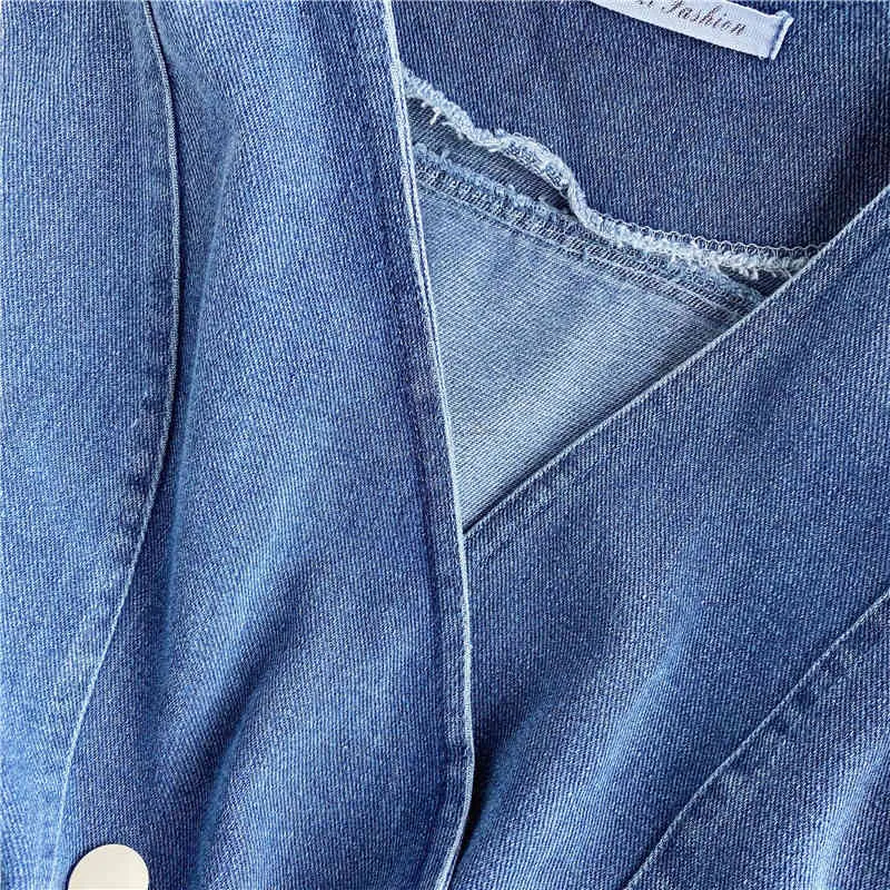 Коробов V-образным вырезом джинсовые платье осень новая корейская версия с талией и тонким темпераментом шить сетки поддельные две юбки 210430