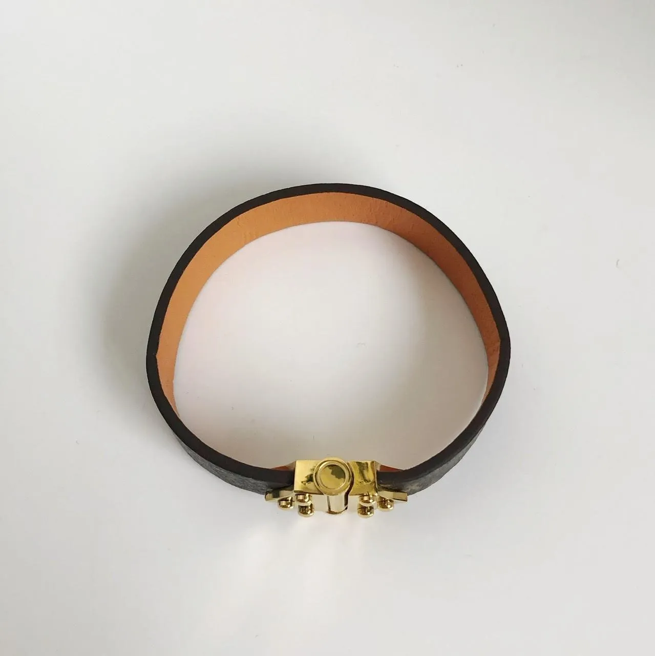 Luxe sieraden Vrouwelijke lederen designer Bracelet met Gold Heart Brand -logo op een high -end elegant modearmband Holiday Gift 1231Y