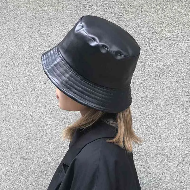 2021 Nowa Moda Kobiety Zima Faux Skóra Solidna Kolorowa Ochrona przeciwsłoneczna Bucket Black Blue Hat Fisherman Cap dla kobiet Mężczyźni Prezent G220311