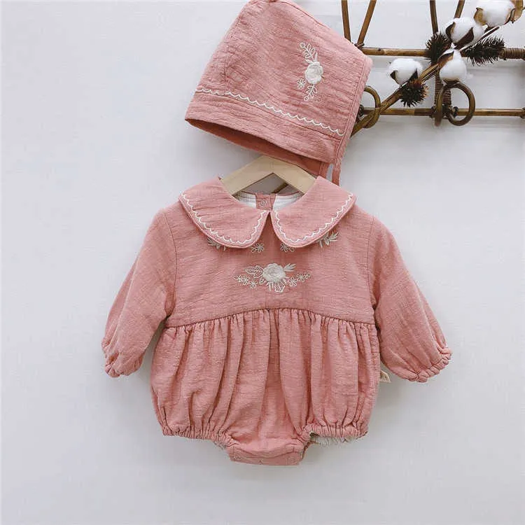 Autumn cute little princess floral embroidery bodysuit with cap baby girls thick coveralls 210708