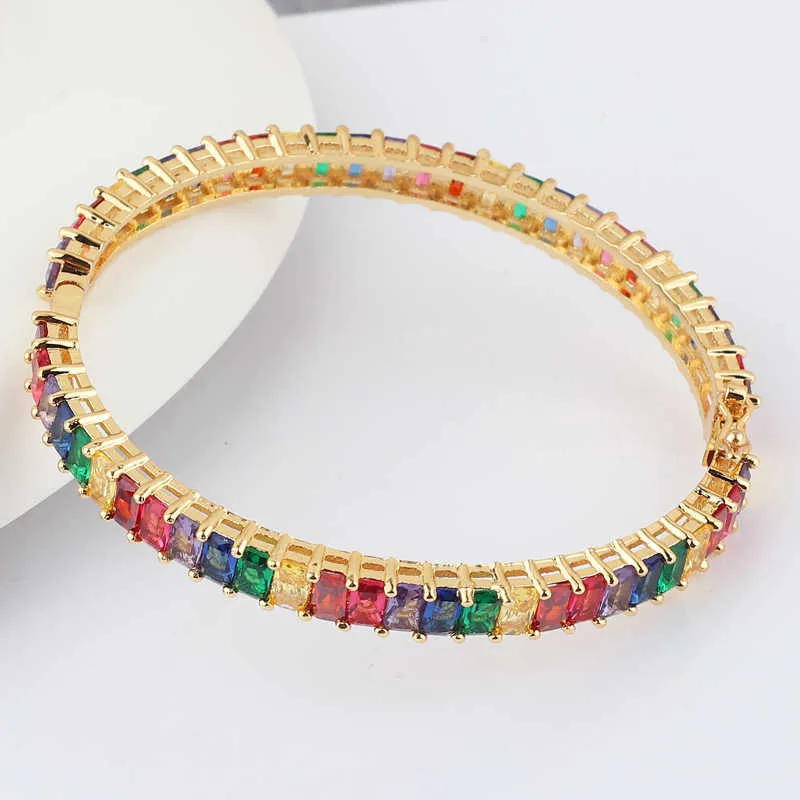 Braccialetti con zirconi arcobaleno in rame di alta qualità Braccialetti donne Ragazze Braccialetto di lusso di marca con ciondolo Boho Party Jewelry Gift Q0717