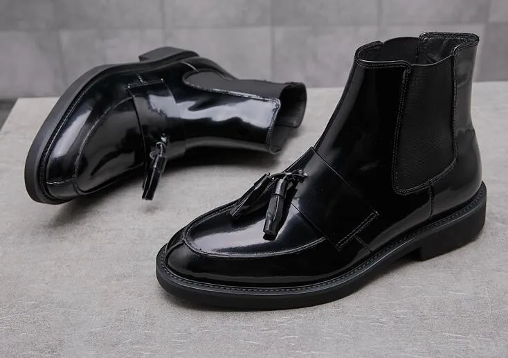 Botas Retro de invierno con punta en pico para hombre, botas Chelsea negras con flecos, botines negros de cuero genuino hechos a mano para hombre