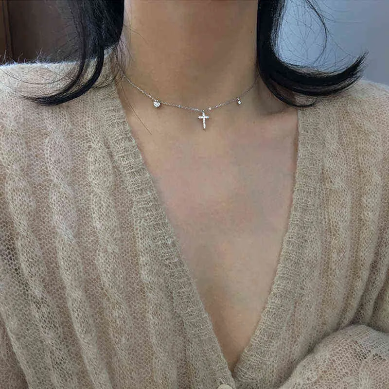 Osobowość 925 Sterling Silver Cute Cross Naszyjnik Miłość Clavicle Łańcuch Shiny Cyrkon Star Wisiorek Panie Party Biżuteria Prezent Y1204