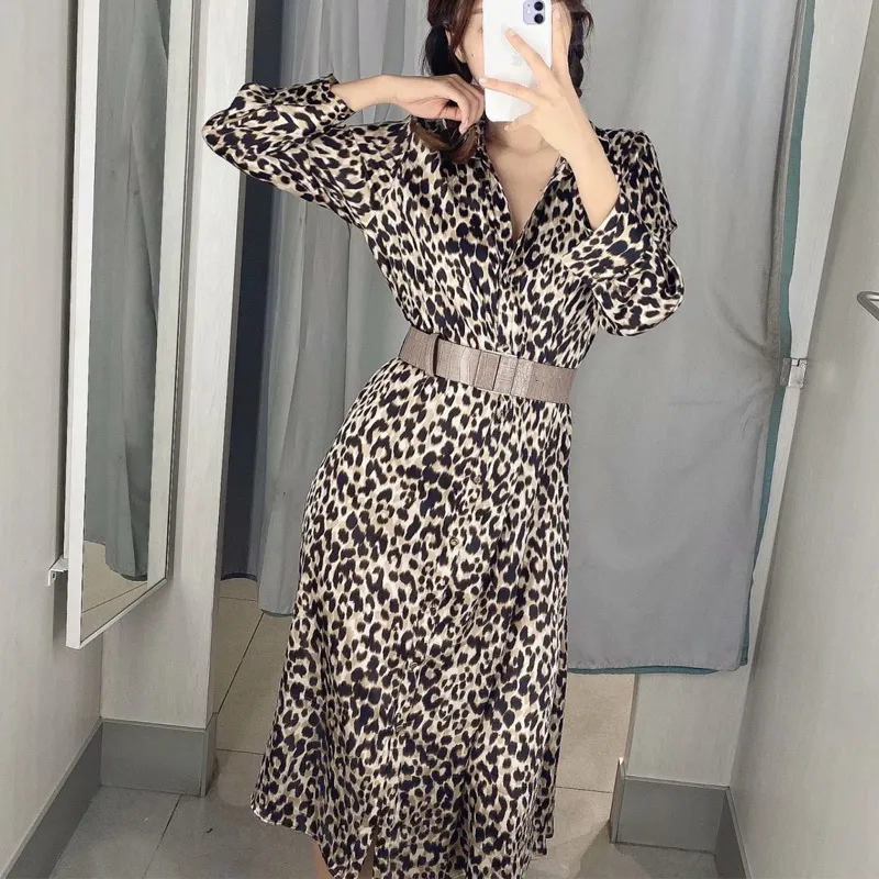 Femmes Summer Leopard Print Vintage Robe V-Col à manches longues Ceintures Satin Femme Élégante Chemises de rue Robes Robes 210513