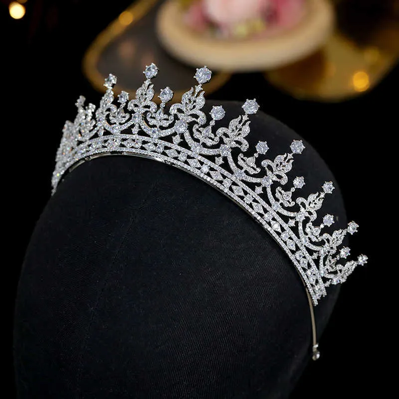 Tiaras Classic Queen Crowns Style Luksusowe Panny Młodej Tiaras, Ślub Korona Hair Hair Heats, Hedding Sukienka Parada Biżuteria X0625