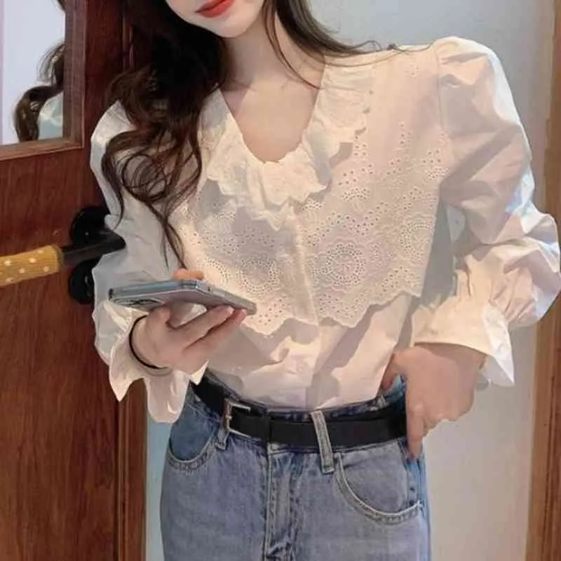 Ezgaga Bluz Kadınlar Bahar Yeni Kore Dantelli Puf Kol Uzun Kollu Beyaz Gömlek Zarif Ruffles Gevşek Moda Blusas 210430