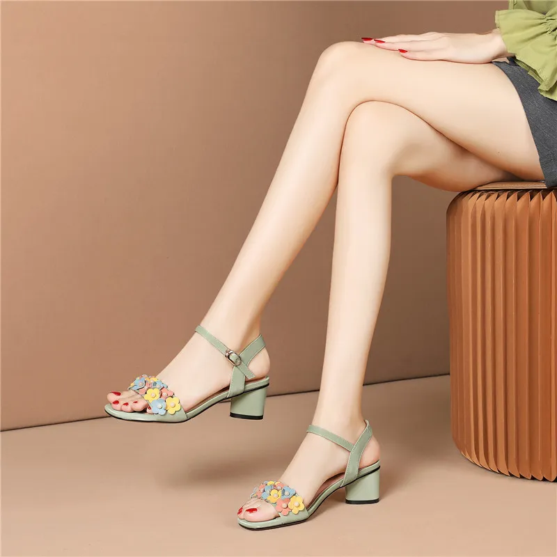 MORAZORA Sandali estivi da donna in vera pelle quadrati tacchi alti scarpe da festa di moda fiori semplici sandali da donna beige bianco 210506