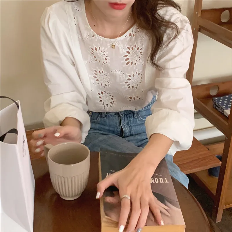 Korean Hollow White Shirts Women Long Sleeve Sexy Sweet Wild Tops and Blouse Vintage Summer Shirt Blusas Mujer 14039 210427