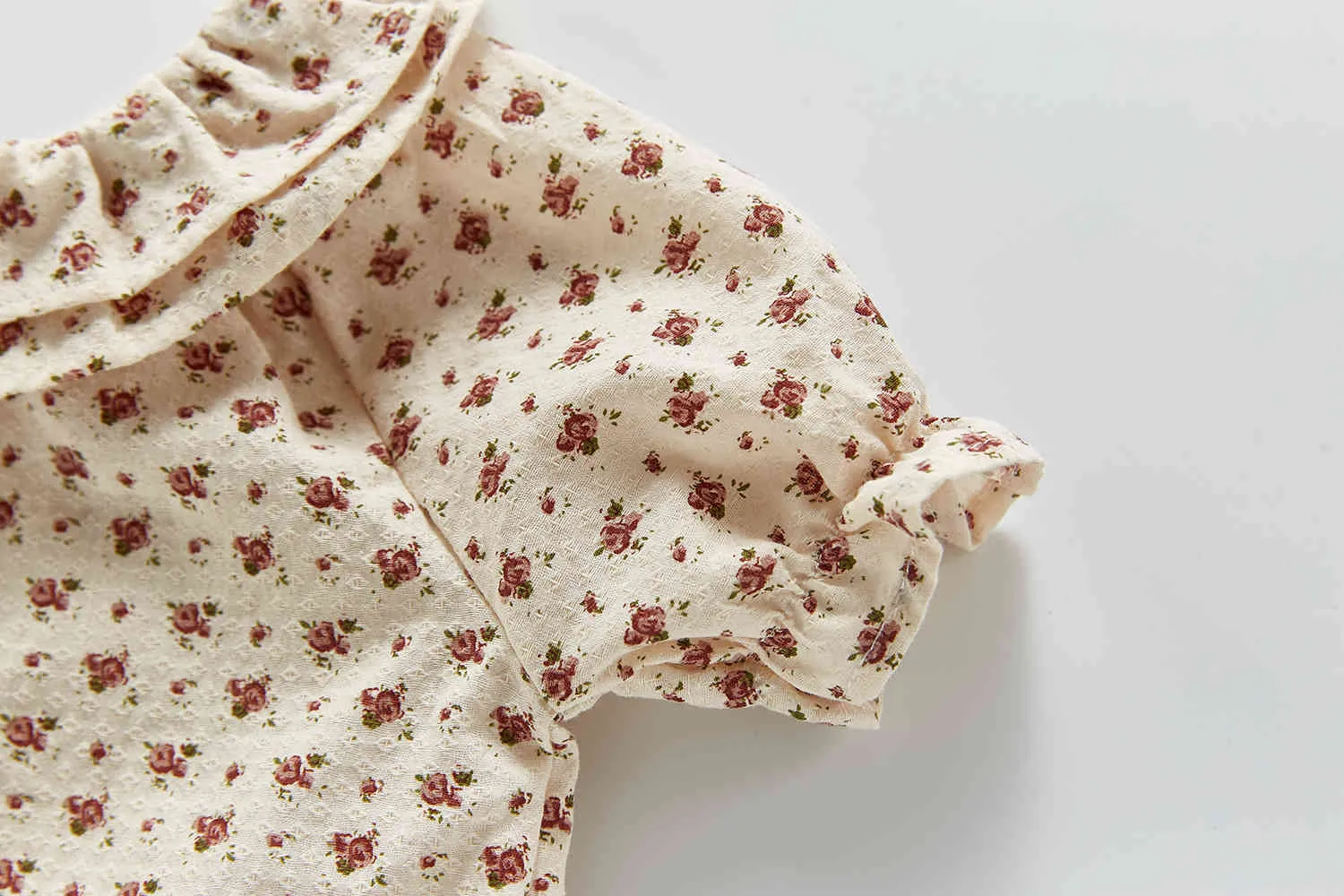 赤ちゃん女の子のボトムシングシャツの女の子プリーツかわいい甘い花半袖トップブラウス210515