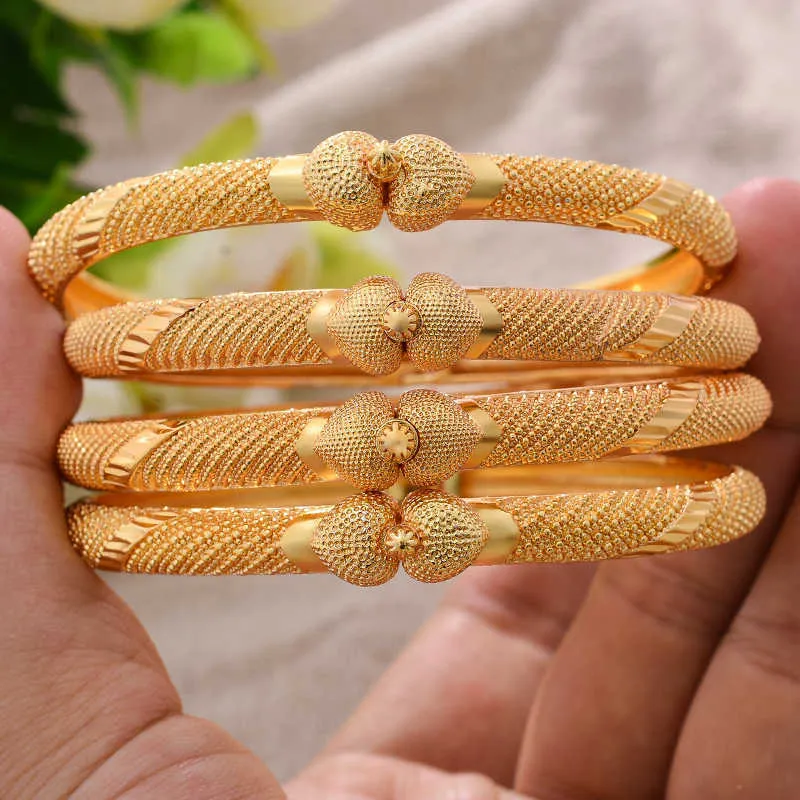 24k 4 teile/los Dubai Indien Äthiopische Gold Farbe Armreifen für Frauen Mädchen Partei Schmuck Hochzeit Frau Herz Armreifen geschenke Q0720