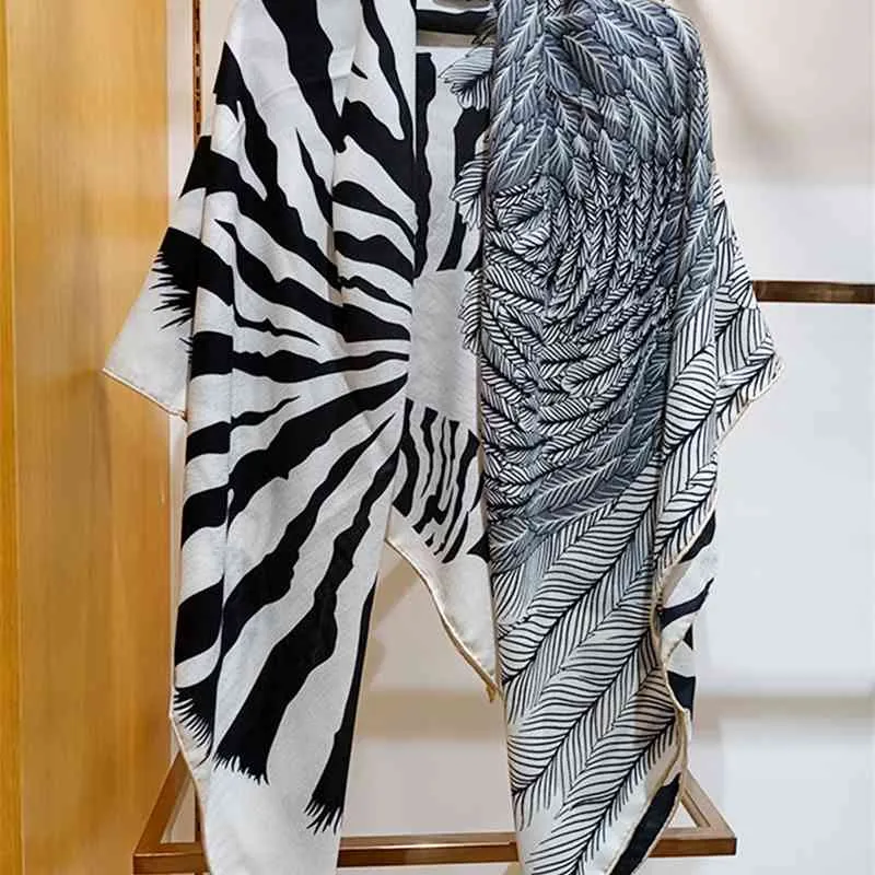 Zèbre Pegasus pôle classe polyvalent noir blanc 130 soie laine généreuse automne et hiver chaud châle écharpe femelle 340N