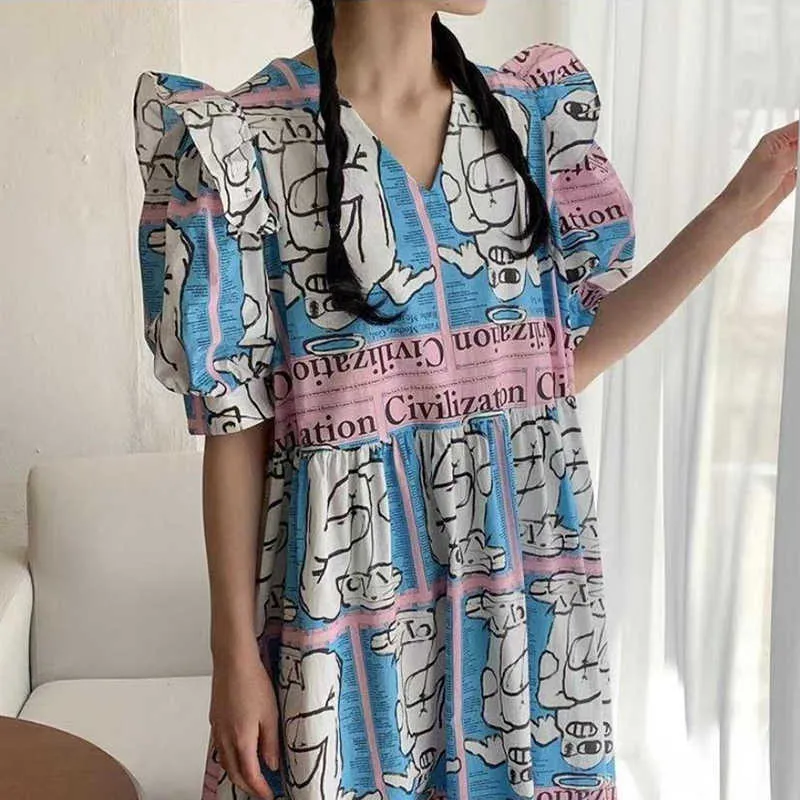 Korejpaa mulheres vestido verão coreano chique estilo ocidental engraçado quadrinhos graffiti v-pescoço grande swing-shaped sprufo manga varredos 210526