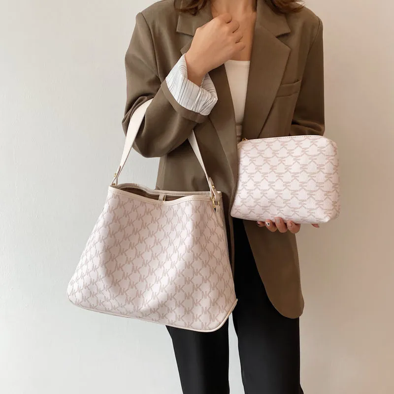 일일 가방 염소 Bag2021 새로운 토트 백 대용량 한국어 스타일 메신저 가방 모리 스타일 서양식 패션 휴대용 인사