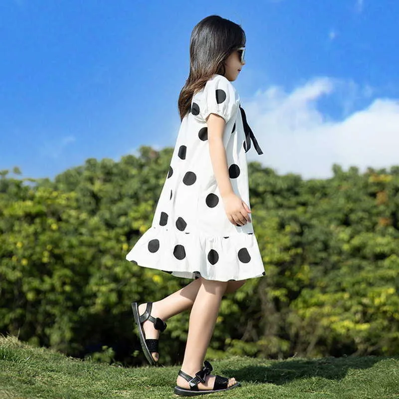 Koreański styl lato nastolatki dziewczyny sukienka łuk rękawy puff kropka ruffles princess sukienki moda ubrania E397 210610