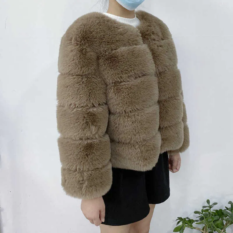 Kobiety Faux Fur Coat Jesień Zima Wysokiej Jakości Puszysty Krótki Płaszcz Faux Fur Kurtka Oversize 210925