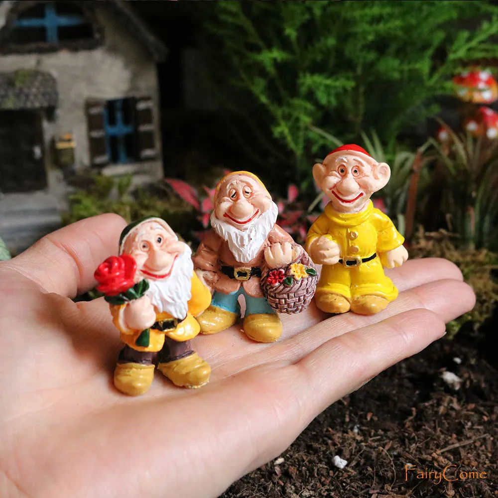 Set van 7 miniatuur fairy tuing gnomes dwerg beeldjes mini hars elf cijfers grappige bonsai micro standbeeld decoratie 210804