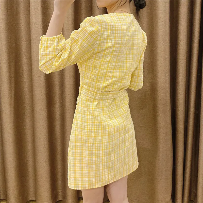 Żółta krata wrap mini sukienka damska wiosna moda taśmowa rękaw puff kobieta elegancka cottagecore casual es 210519