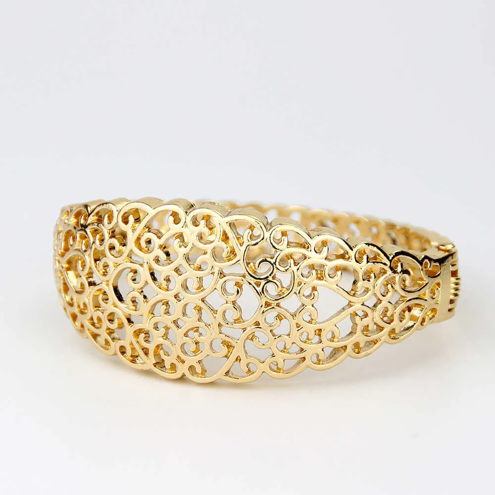 Sunspicenss 2020 Chic Gold Color Bangle dla Kobiet Metal Hollow Arabesque Mankiet Bransoletka Algierska Biżuteria Ślubna Arabski Bridal Prezent Q0719