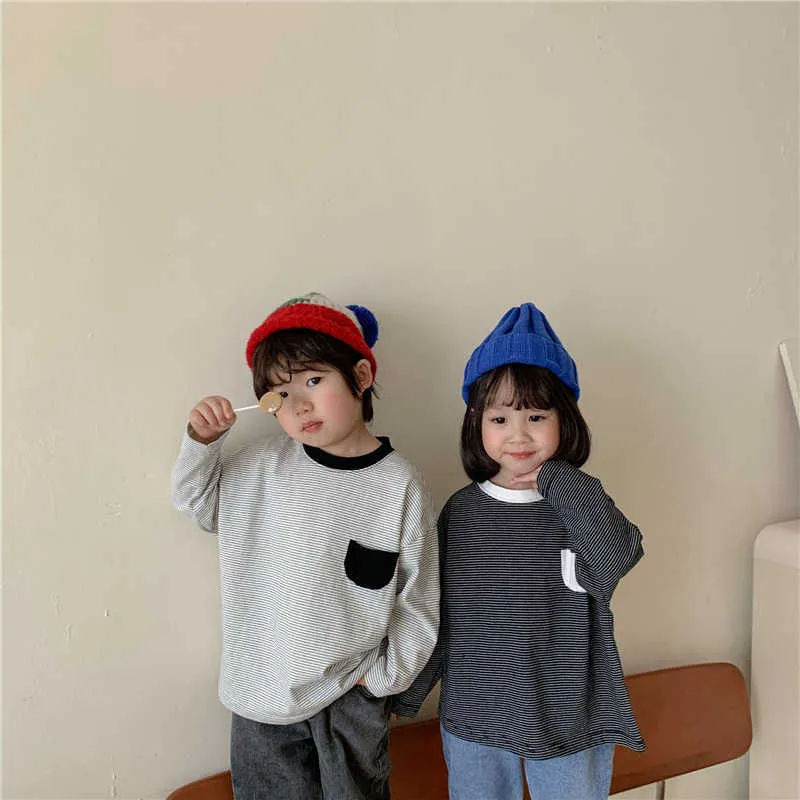 Koreański styl wiosna bawełna paski z długim rękawem Koszulki dzieci chłopcy dziewczyny moda patchwork kieszeni tee topy 210615