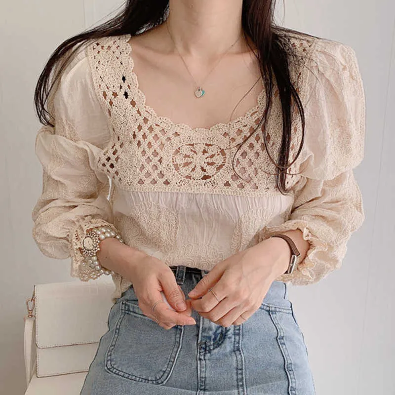 Korejpaa Women Shirt Summer Korean Chic Ladies Retro Gentle Square Collar Hollow Lace Crochet Stitching Puff Sleeved Blouse 210526