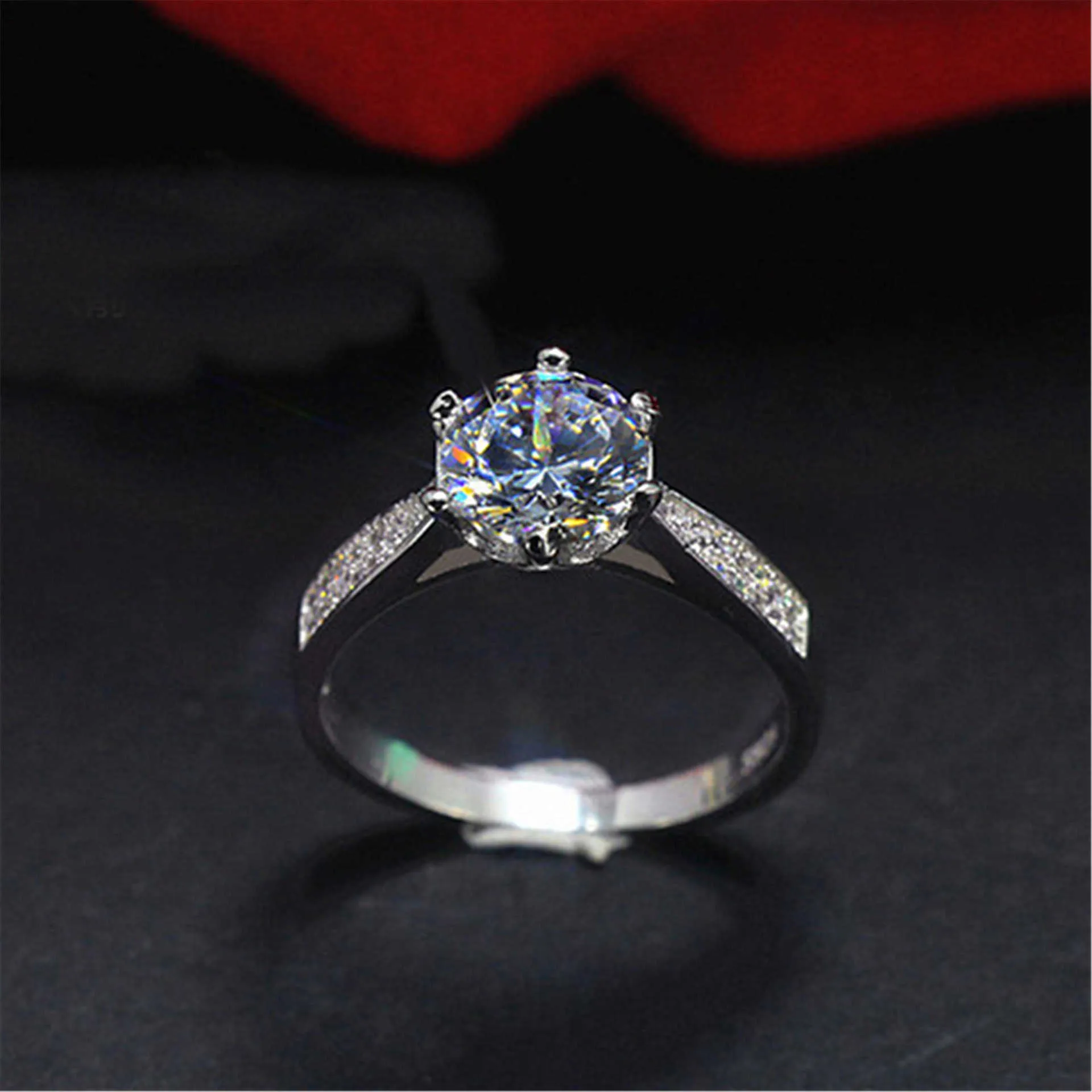 Bagues pour femmes bague en diamant cristal diamant de mariage pour femme six griffes bijoux créatifs en zircon incrusté Lady Cluster styles bande