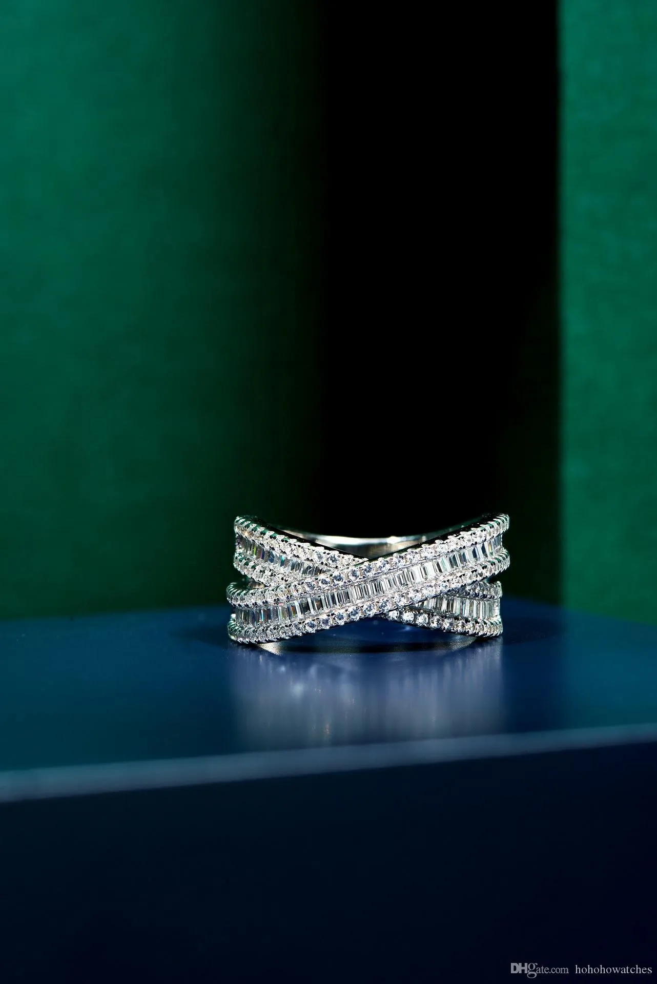 Роскошные дизайнерские ювелирные украшения женщины с боковыми камнями 925 Серебряное серебро 18K Золотое обручальное кольцо Bague Dame Brand Diamond 2420