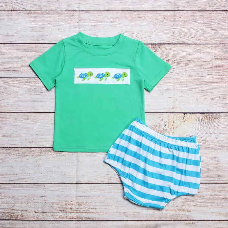 Summer Clothes Green Short Sleeve Top And Blue Striped Triangle Shorts Three Sea Turtles Embroidered Pattern Boys Clothes G220310