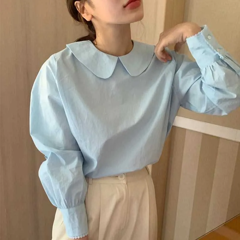 Korejpaa Dames Blouse Fashion Koreaanse Chic Gentle Cream Blue Solid Doll Collar Top Back Back Hollow Plooy Bubble Sleeve Shirt Elegant 210526