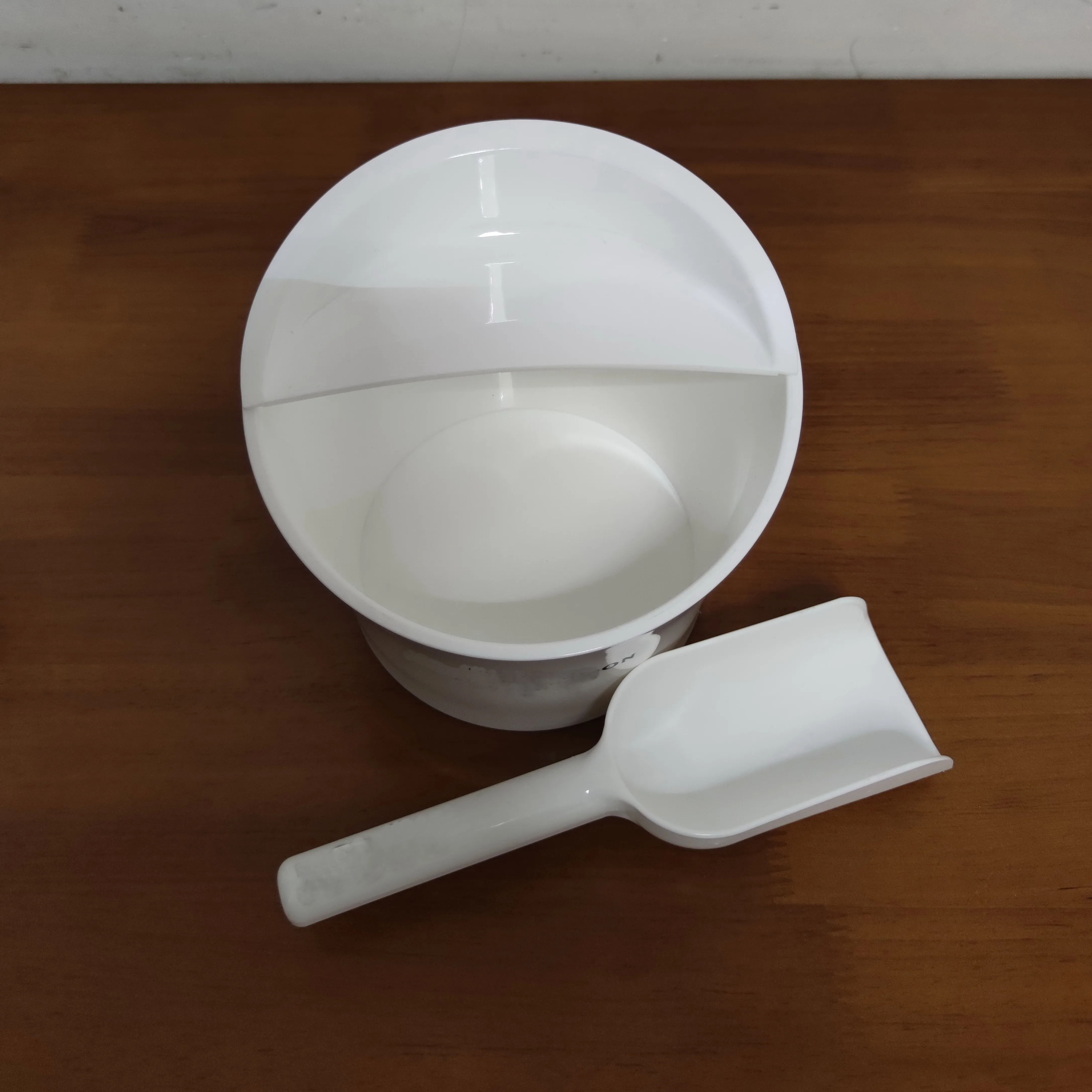 Белые пластиковые ведерки для льда с совком, экономия кубиков, форма для хранения, охладитель 304v