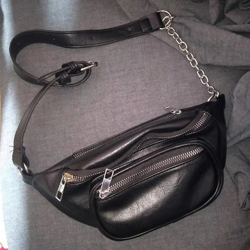 Midjepåsar kvinnor Fanny Pack Brand Designer Belt Bag Chain Black Crossbody Messenger Cool Simple Chest207C