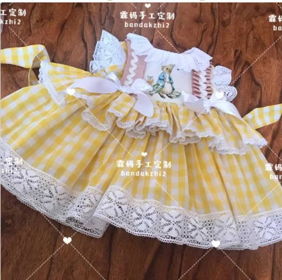 Summer Lolita Spanish Bow senza maniche Princess Ball Gown Party Dress Cute Girl Turkey Yellow Grid Rabbit For Bady Girl Q0716