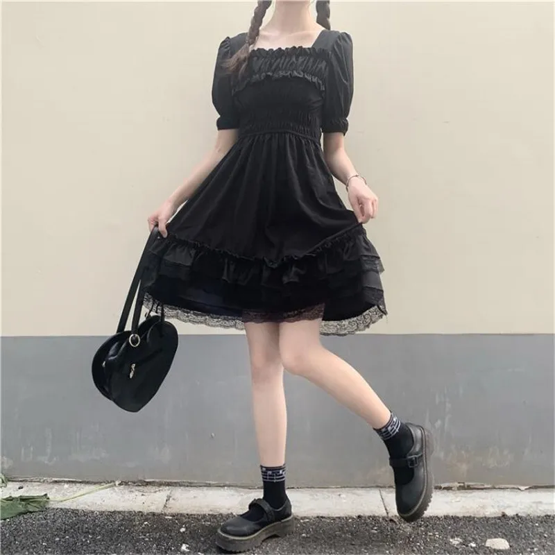 Japońska Lolita Style Kobiet Księżniczka Czarna mini sukienka Slash Szyjka Gotowa sukienka Gothic Sukienka Puchanie koronkowe marszki na imprezowe sukienki 210322