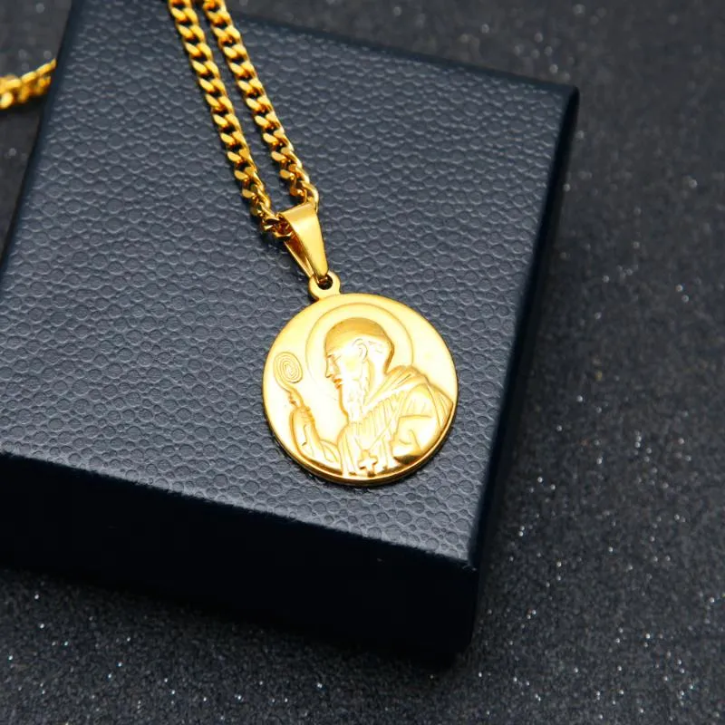 Pendentif Colliers Couleur dorée Collier en acier inoxydable pour hommes femmes St Benoît homme chaîne pendentifs Hip Hop mode bijoux 320m