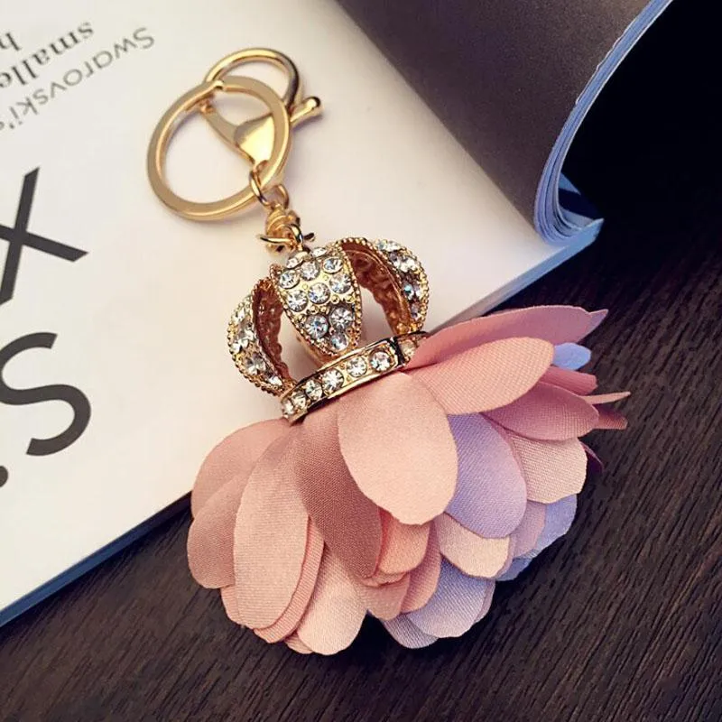 Keychains 10st Girls Fashion smycken blommor krona hänge nyckel ringväskor prydnadsfest gåva för kvinnor tillbehör230u