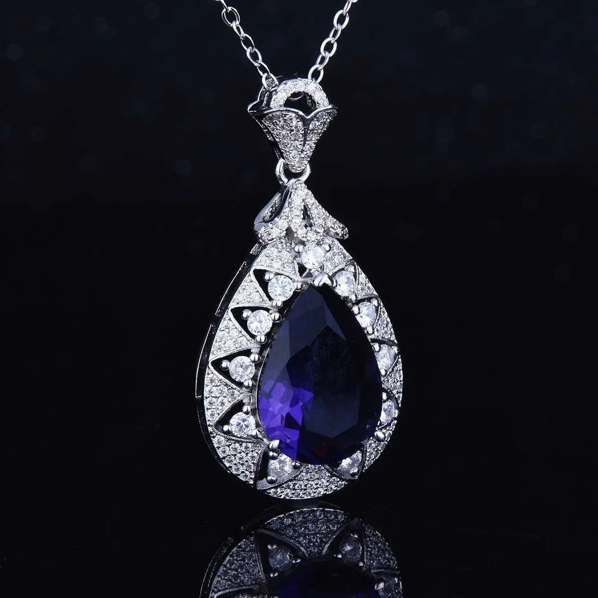 New 925 Silver Drop Pearshaped Necklace Group Inlaid Full Diamonds Luxury Purple Pendant for Women Exquisite Jewelry Whole1977839